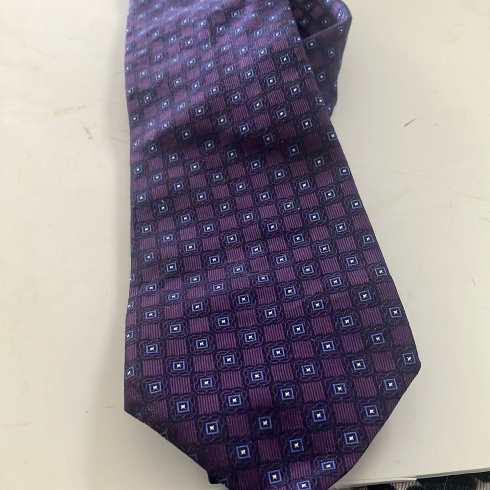 FINAL MARKDOWN Men’s Kirkland tie